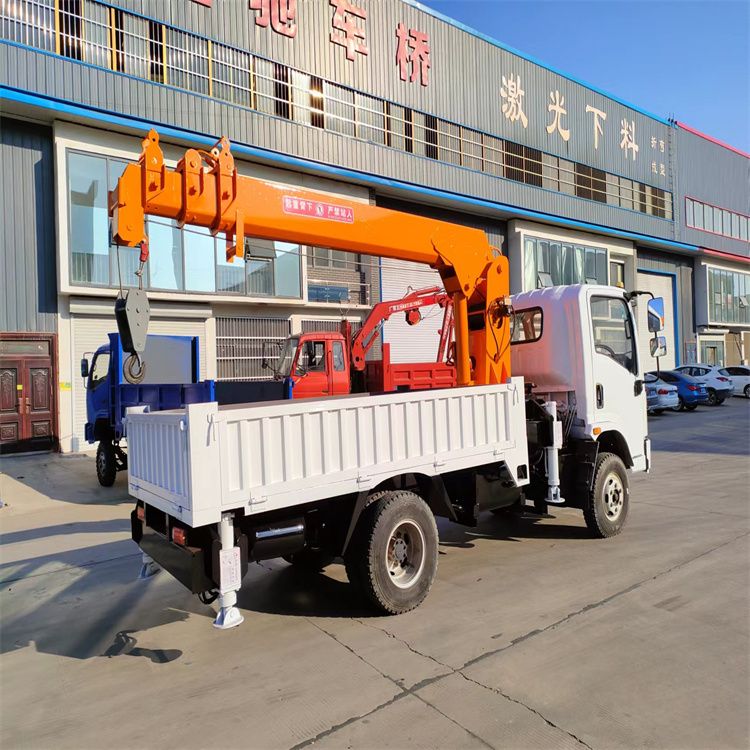 海端乡三轮随车吊定制 农用改装机自备吊中瑞长期出售